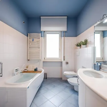 Apartment Harmony - Hot Tub & Garage